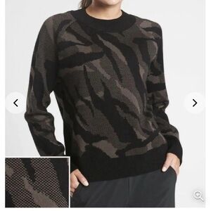 Athleta Textured Jacquard Wool Blend Sweater. Size Small.